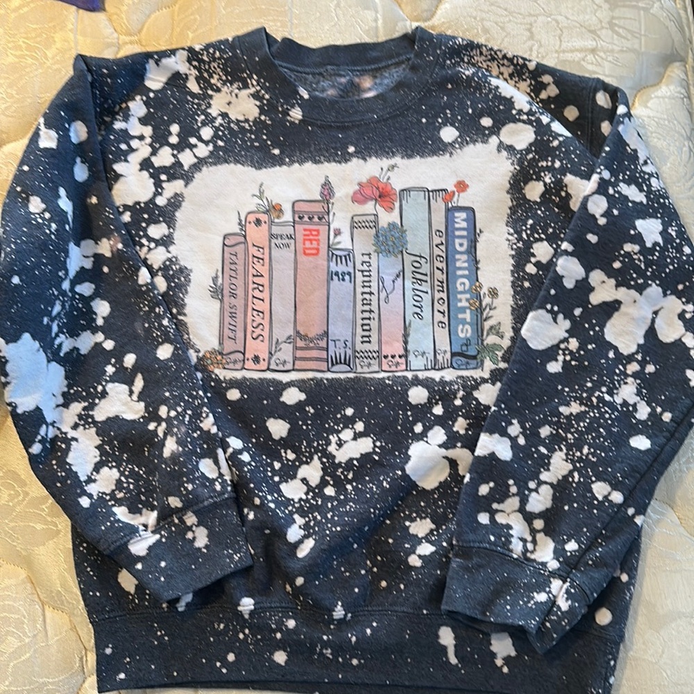 Taylor swift sweatshirt
